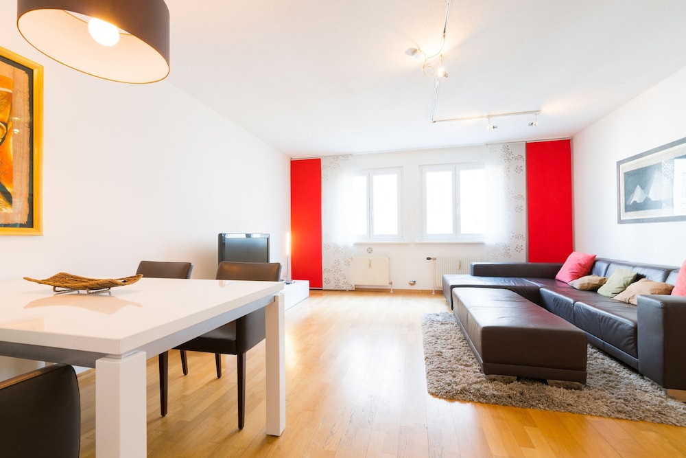Vienna Residence Elegant Apartment For 2 Near The Famous Mariahilferstrasse — 4-Star Luxury Hotel in Vienna, Austria