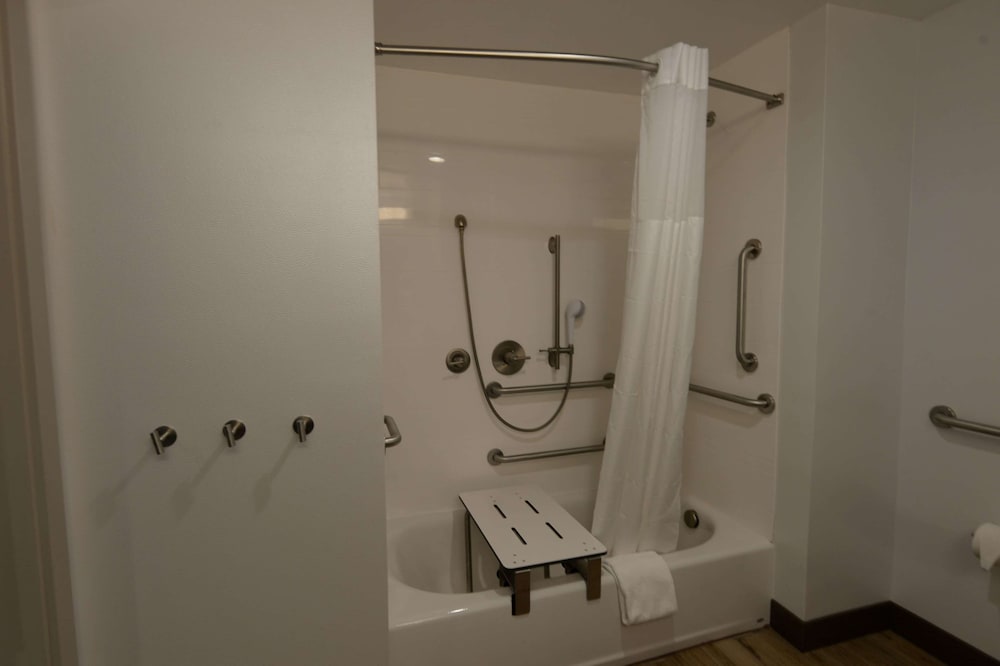 Hampton Inn & Suites Lenoir - photo 30