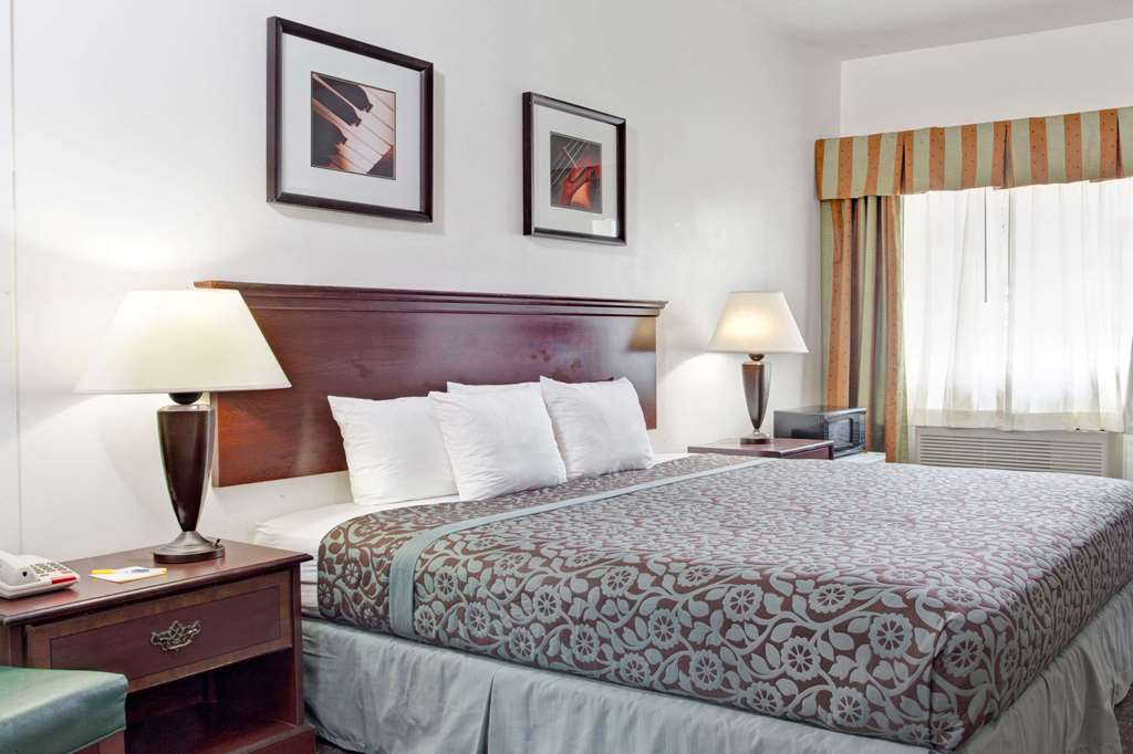 Days Inn by Wyndham Federal Way - photo 9