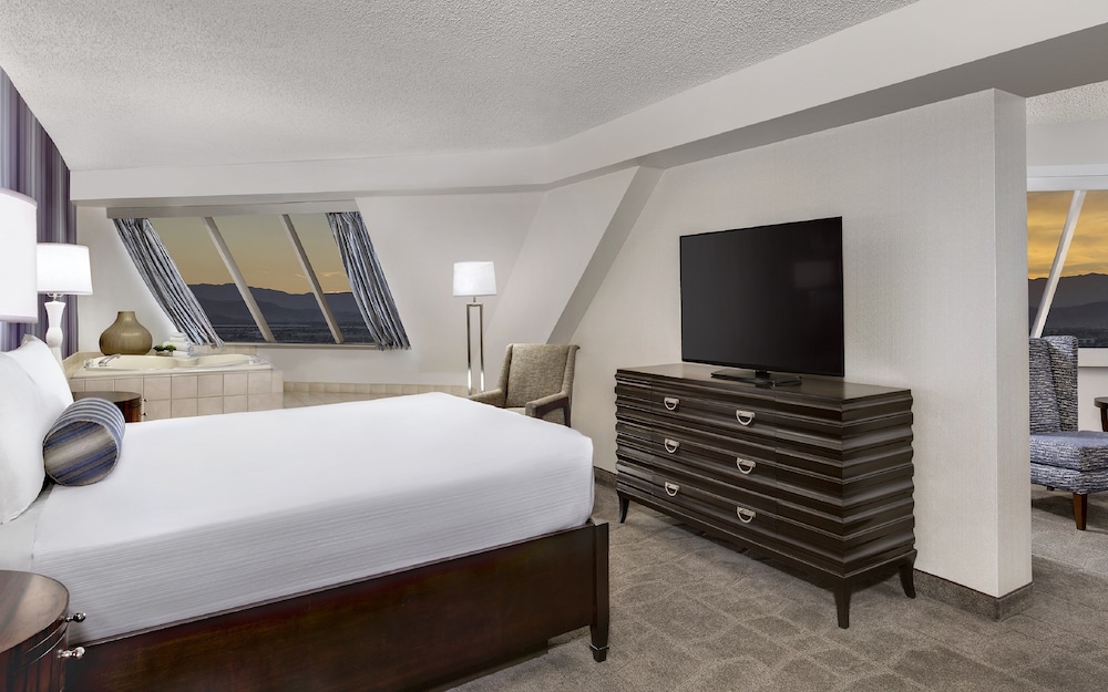 Luxor Hotel and Casino - photo 12
