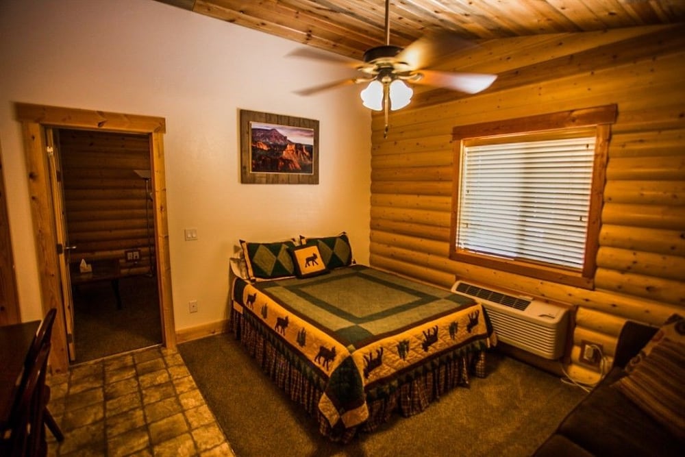 Bryce Country Cabins - photo 4