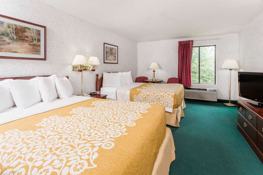 Days Inn by Wyndham Battlefield Rd Hwy 65 - photo 6