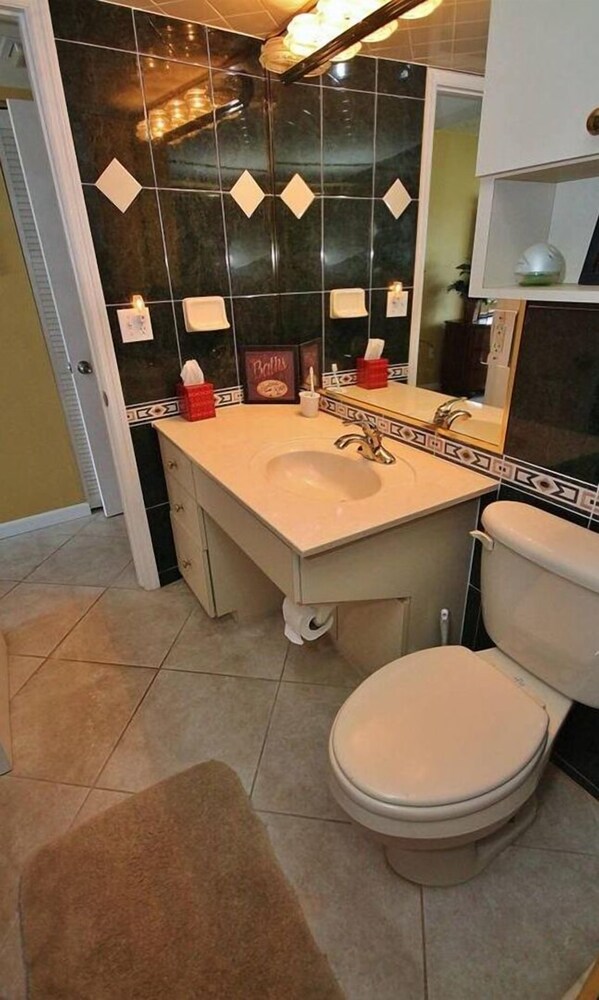 Coronado Towers - photo 16