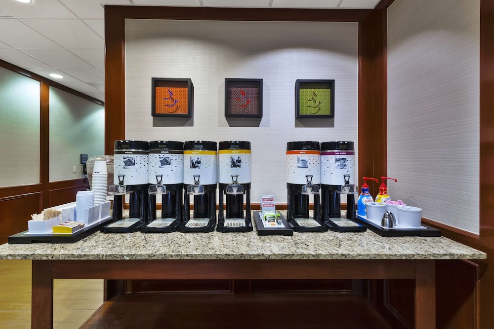 Hampton Inn Detroit Southgate - photo 41