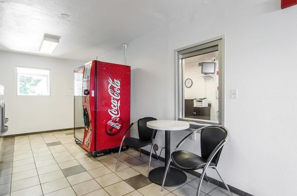 Motel 6 Centralia - photo 2