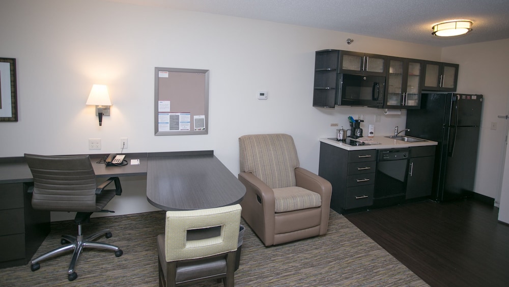 Candlewood Suites Fargo N. Dakota State University by IHG - photo 36