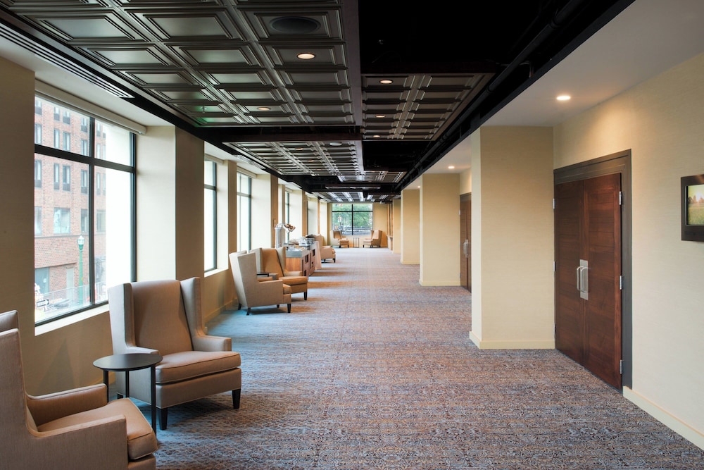Marriott Syracuse Downtown - photo 54
