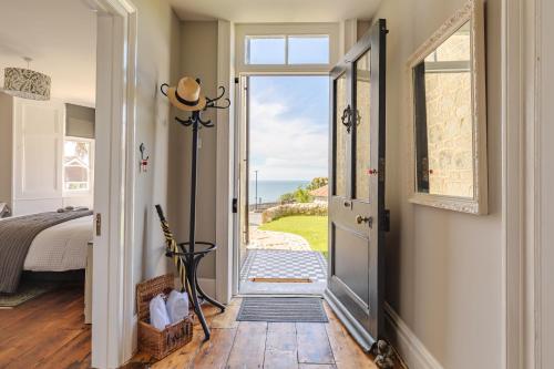 Jaw Dropping View Over The English Channel — Wroxall