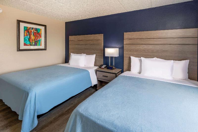 Baymont by Wyndham Laredo - photo 14