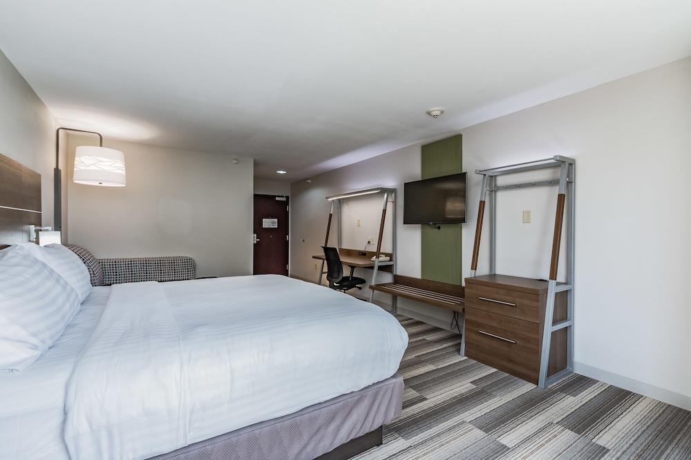 Holiday Inn Express Hotel & Suites South Bend by IHG - photo 6
