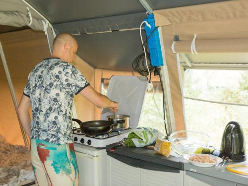 Country Camp camping Nommerlayen — 4-Star Luxury Hotel in Nommern, Luxembourg