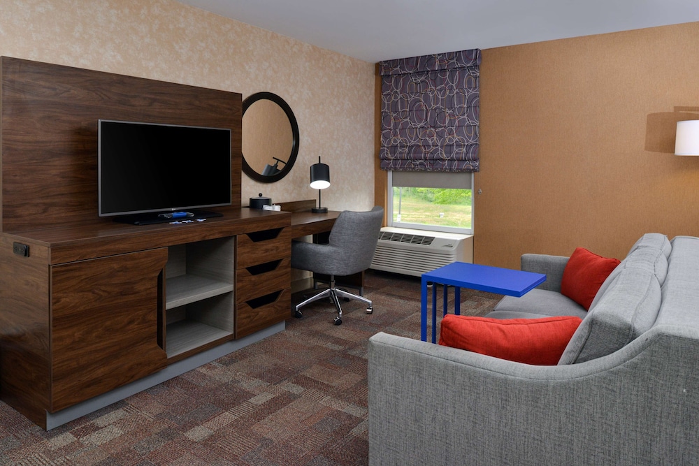 Hampton Inn Wytheville - photo 25