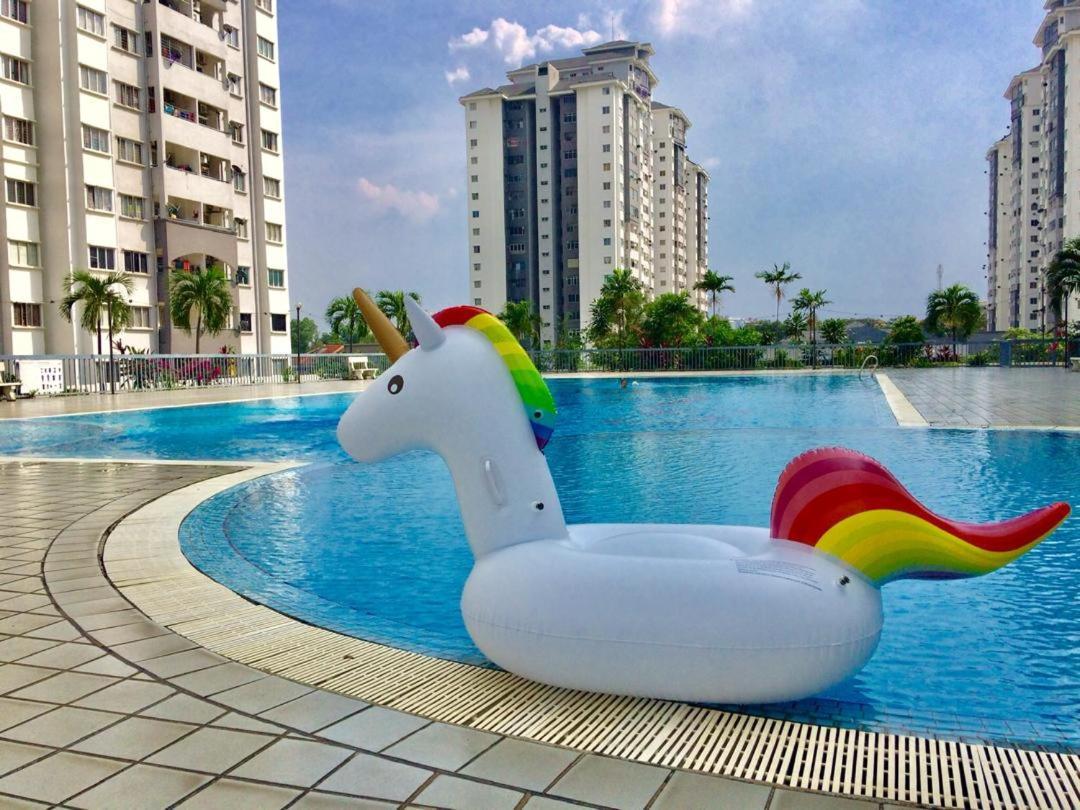 Cozy Suria Kipark Damansara 3R2B Apartment Max 8pax — 4-Star Luxury Hotel in Kuala Lumpur, Malaysia