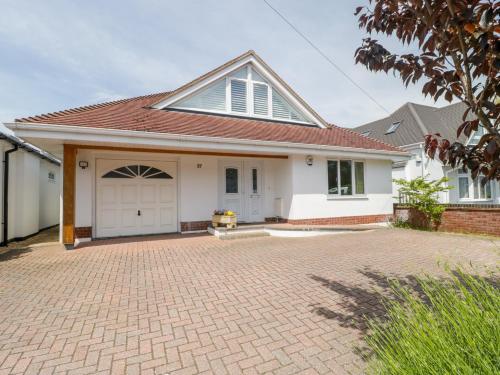 27 Wick Lane in Christchurch, United Kingdom