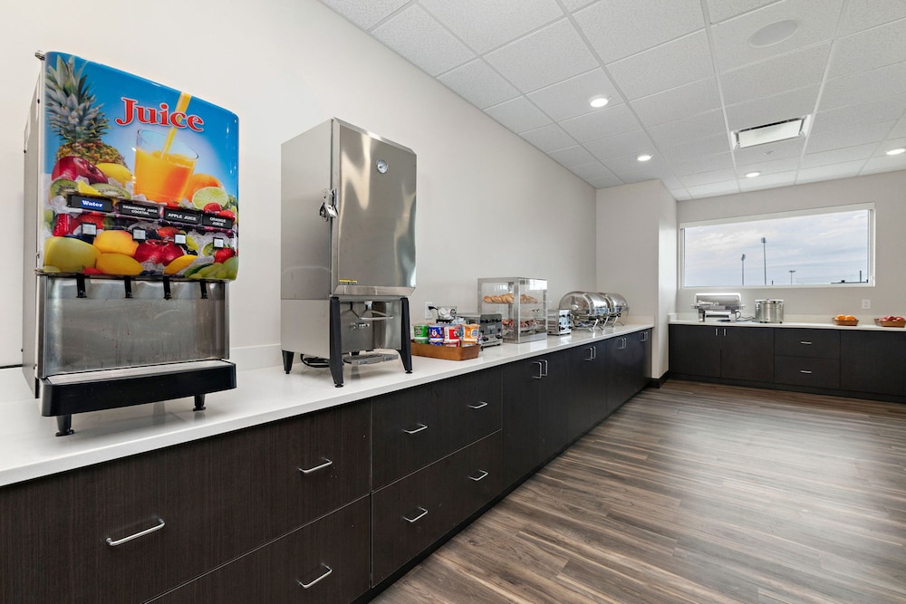 Holiday Inn Exp Parkville - photo 77