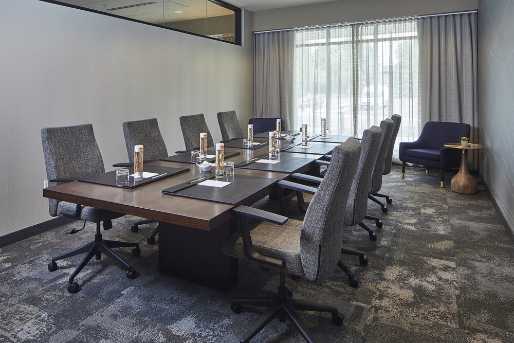 Courtyard by Marriott Minneapolis West - photo 34