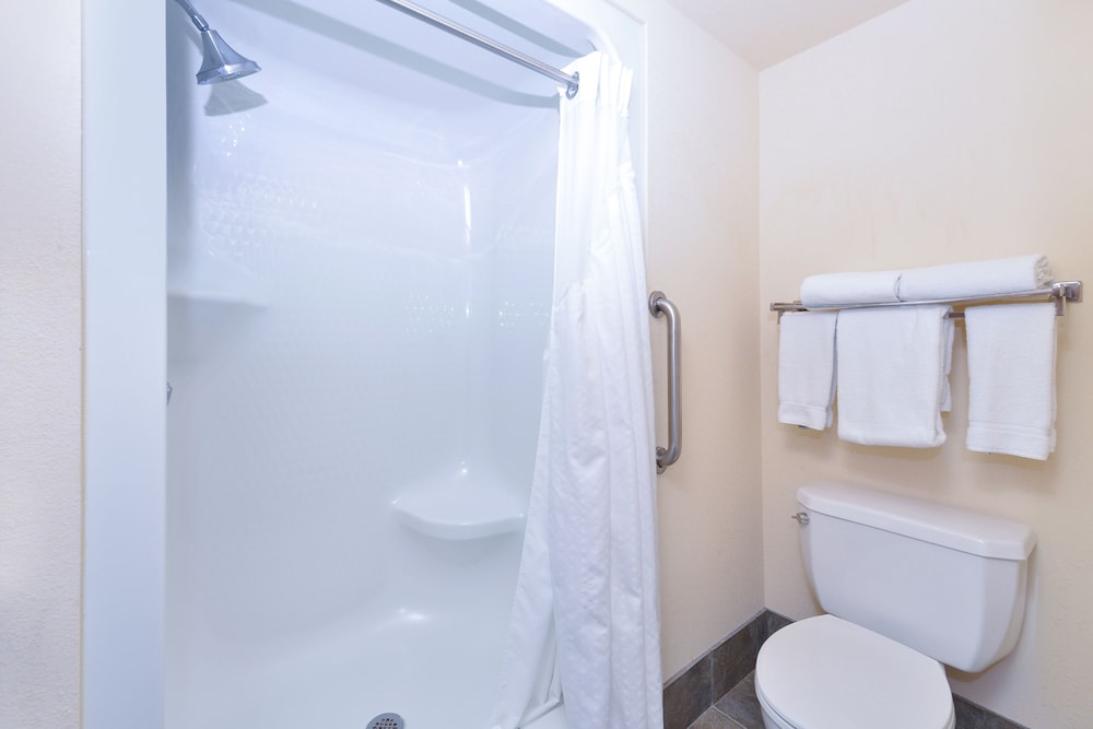 Holiday Inn Express Suites Farmington - photo 41