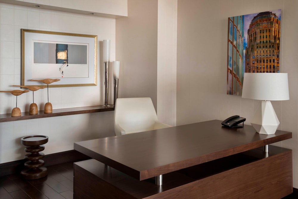 Buffalo Marriott At Lecom Harborcenter - photo 4