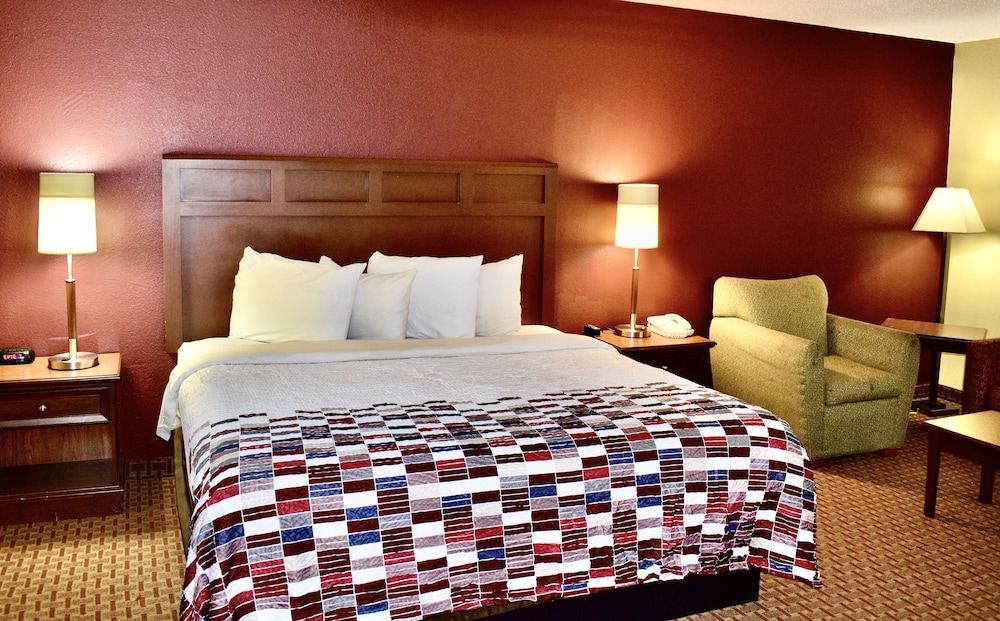 Red Roof Inn & Suites Little Rock - photo 35