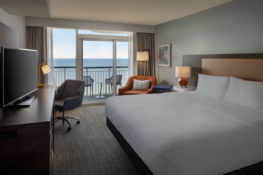 Hampton Inn & Suites Myrtle Beach Oceanfront - photo 15