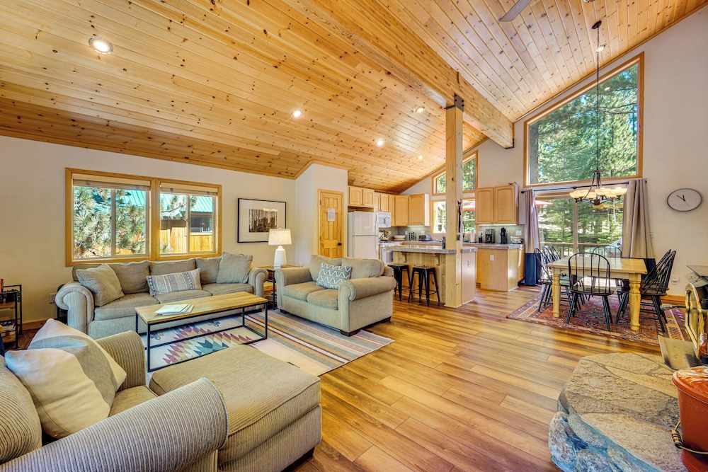 Sunny Cabin: 1 Mi to Tahoe Donner Resort - photo 4
