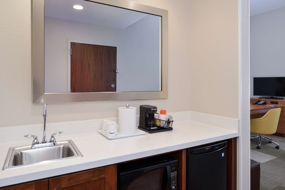 Hampton Inn & Suites by Hilton Lonoke - photo 24