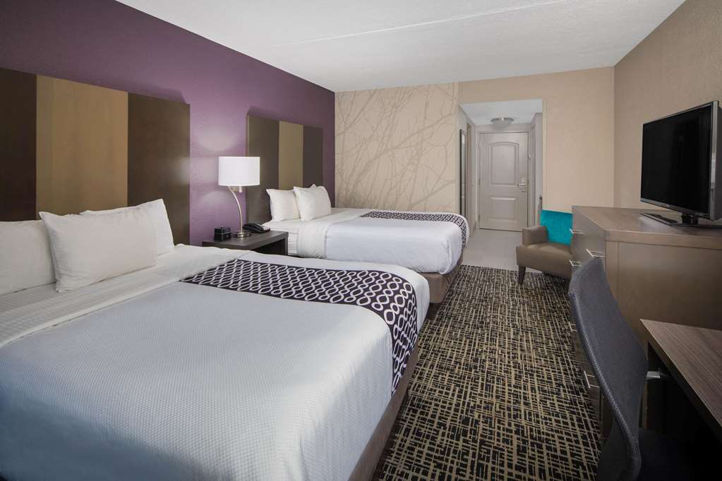 La Quinta Inn & Suites by Wyndham Chattanooga East Ridge - photo 13