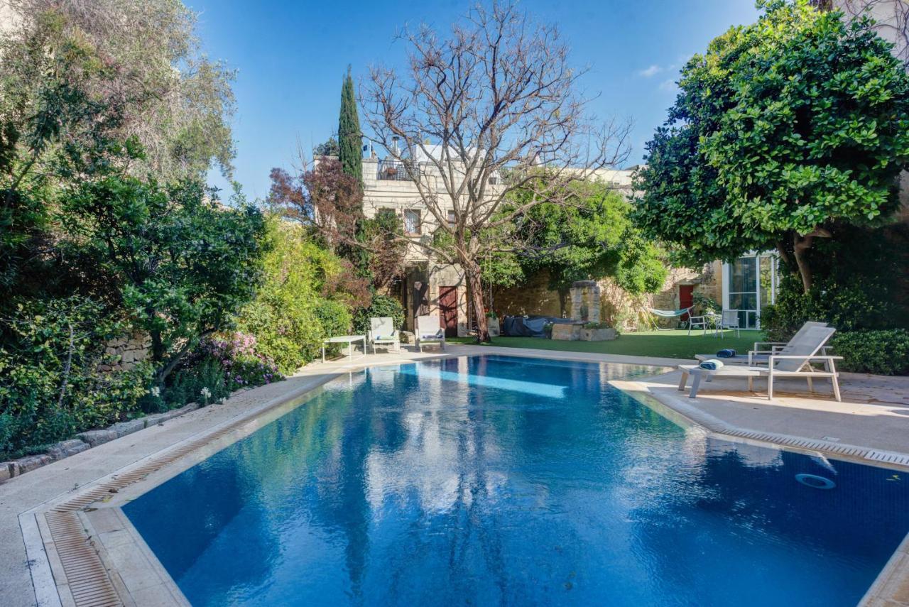 Stunning 5BR Villa with private pool & terrace by 360 Estates — 4-Star Luxury Hotel in Lija, Malta