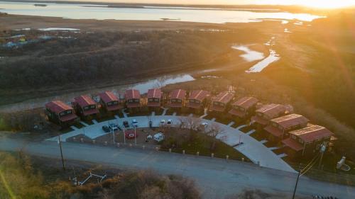 Unique Cabin Sauna Hot Tub FirePit Games — 4-Star Luxury Hotel in Runaway Bay, United States