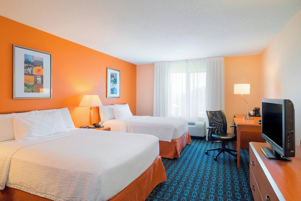 Fairfield Inn & Suites by Marriott State College - photo 13