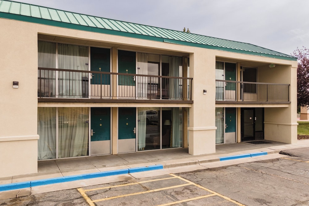 Grand Idaho Inn and Suites - photo 19