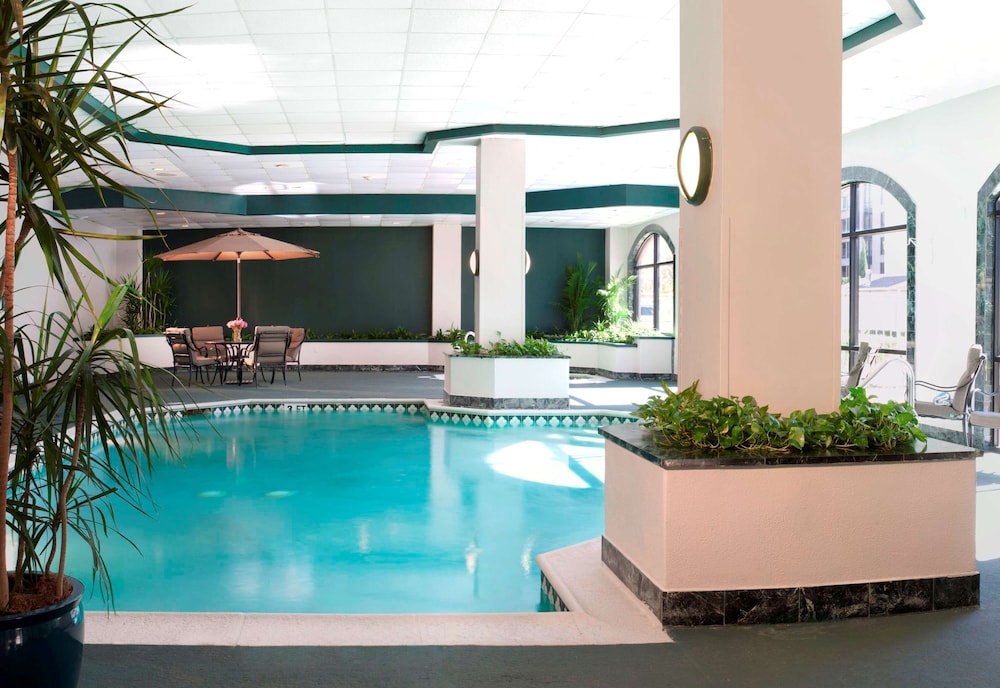 Embassy Suites by Hilton Houston Near the Galleria - photo 22