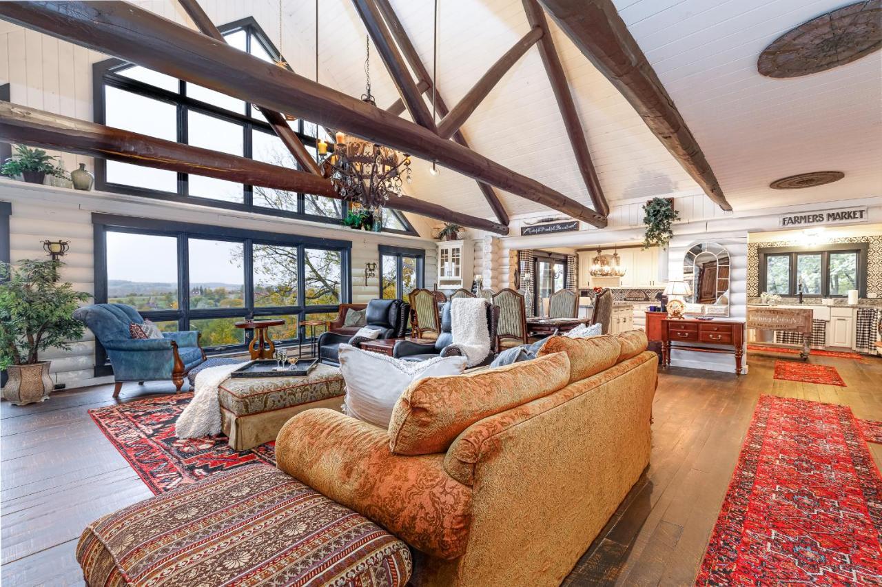 Frogmore Cabin — 4-Star Luxury Hotel in Galena, United States