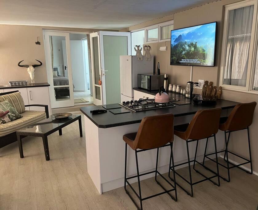 Inn 201 — 4-Star Luxury Hotel in Hermanus, South Africa