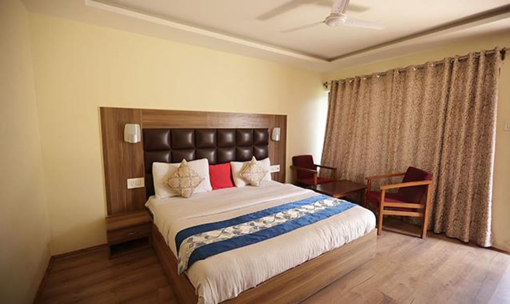 Fabhotel The Island in Srinagar, India