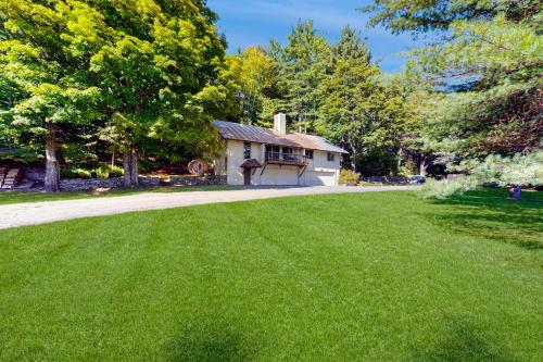 Fawn Ledge in Jamaica, United States