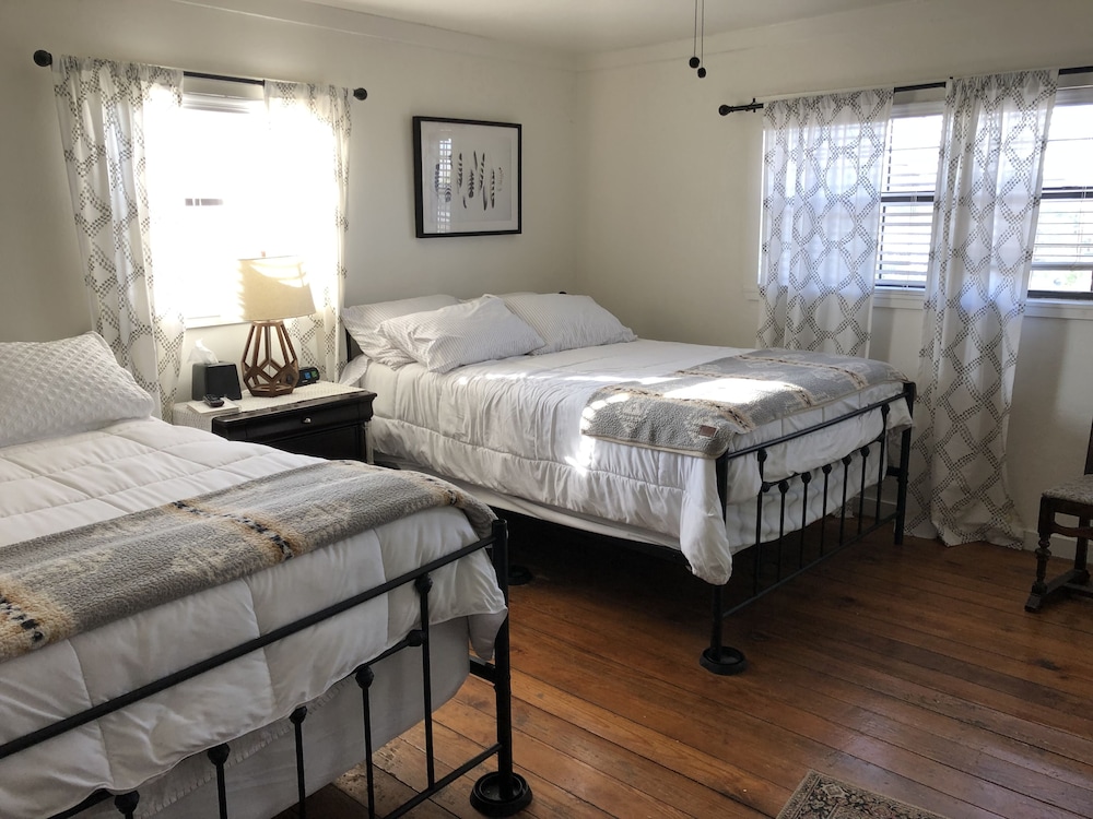 Fort Davis Drug Store Hotel - photo 49