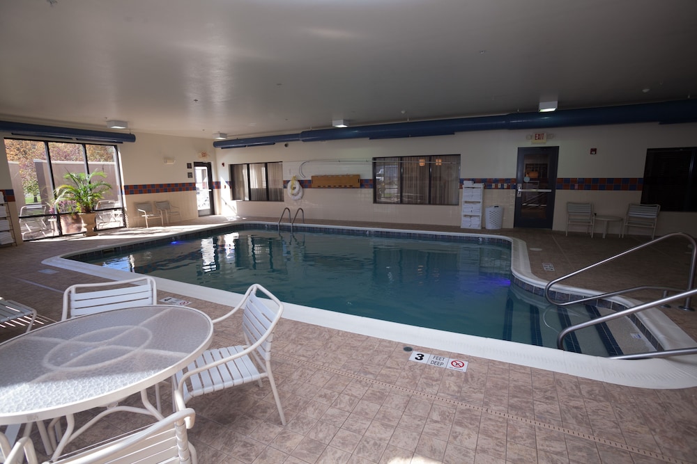 Hampton Inn Oneonta - photo 40