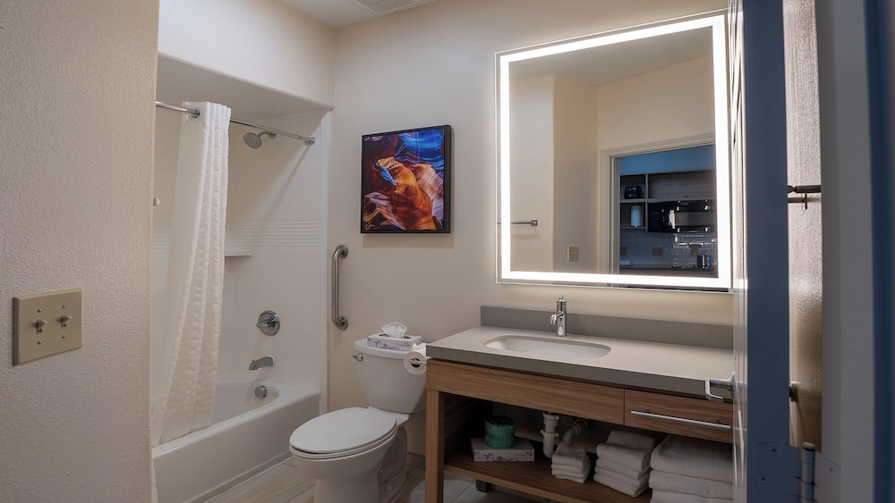 Candlewood Suites Baytown by IHG - photo 37