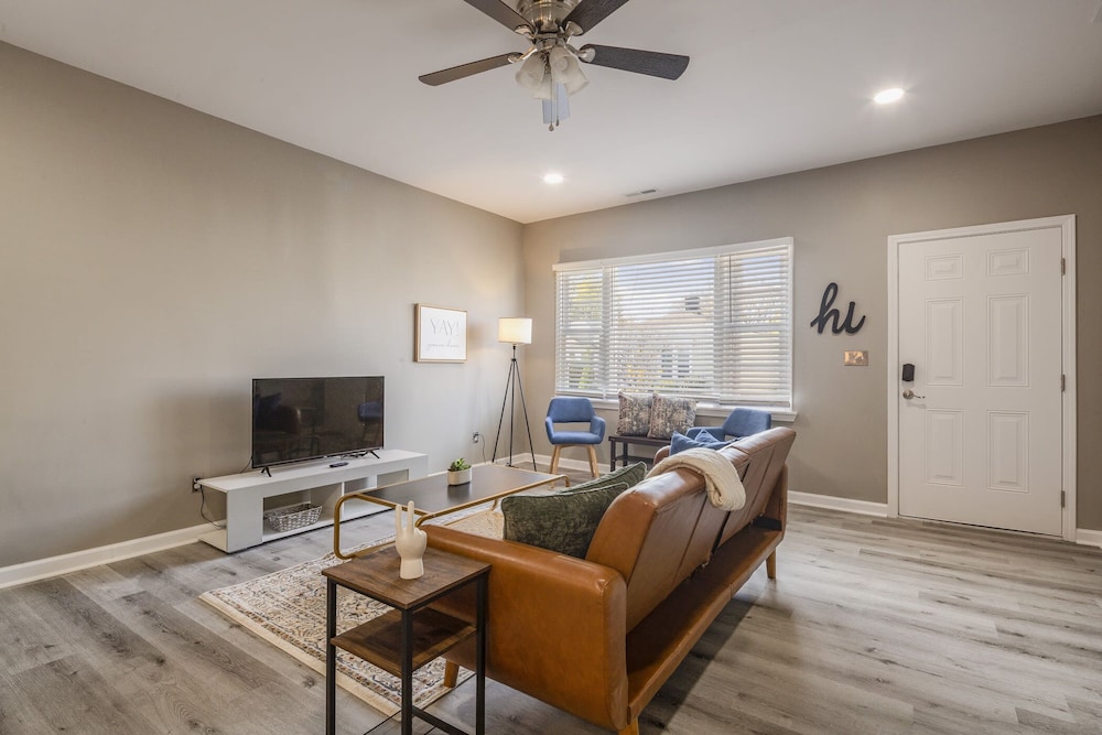 Newly renovated 4BR CozySuites - photo 25