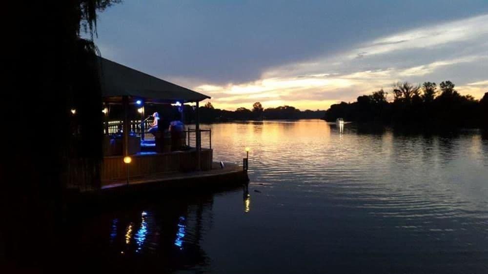 Pont de Val Riverside Escape in Parys, South Africa