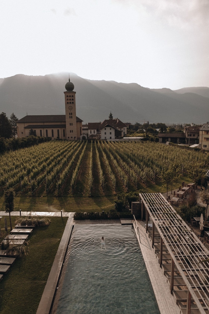 Hotel Schwarzschmied — Lana