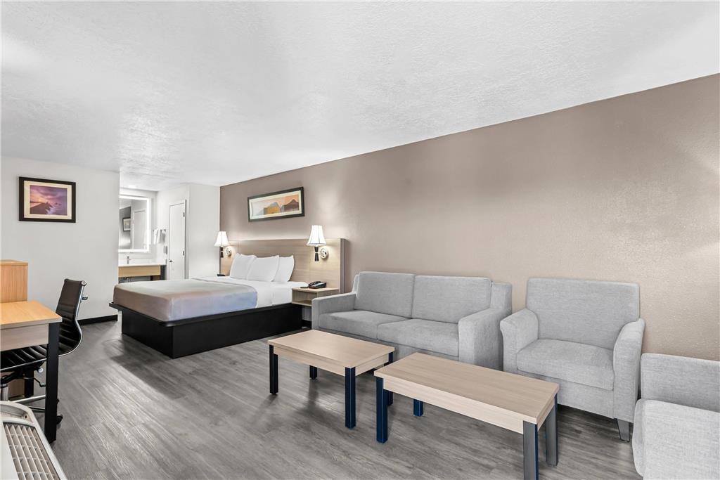 Quality Inn & Suites Albuquerque - photo 27