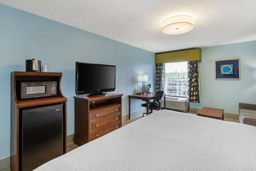 Baymont Inn And Suites Myrtle Beach - photo 9