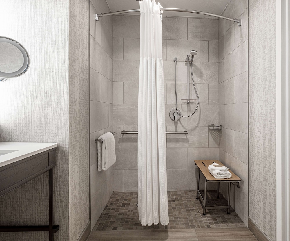 Hilton Austin Airport - photo 34