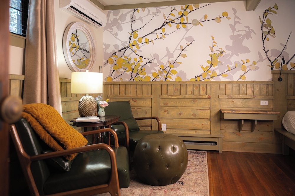 Highland Haven Creekside Inn - photo 19