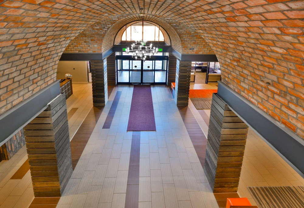 Embassy Suites by Hilton Denver Central Park - photo 10