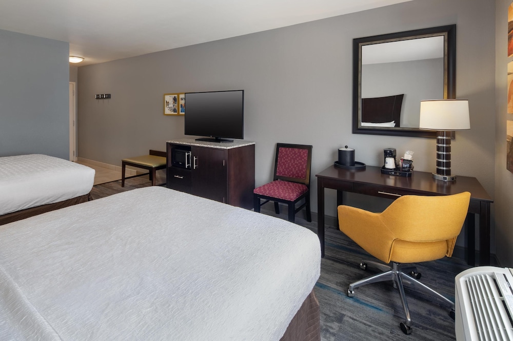 Hampton Inn Seneca Falls - photo 7