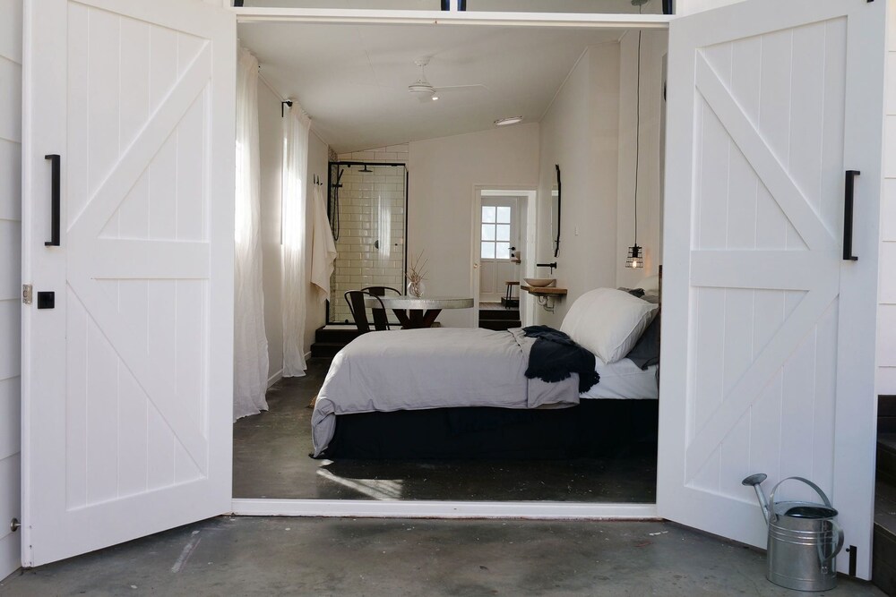 The River Shack Vintage Luxe Right Beside River in Noosaville, Australia