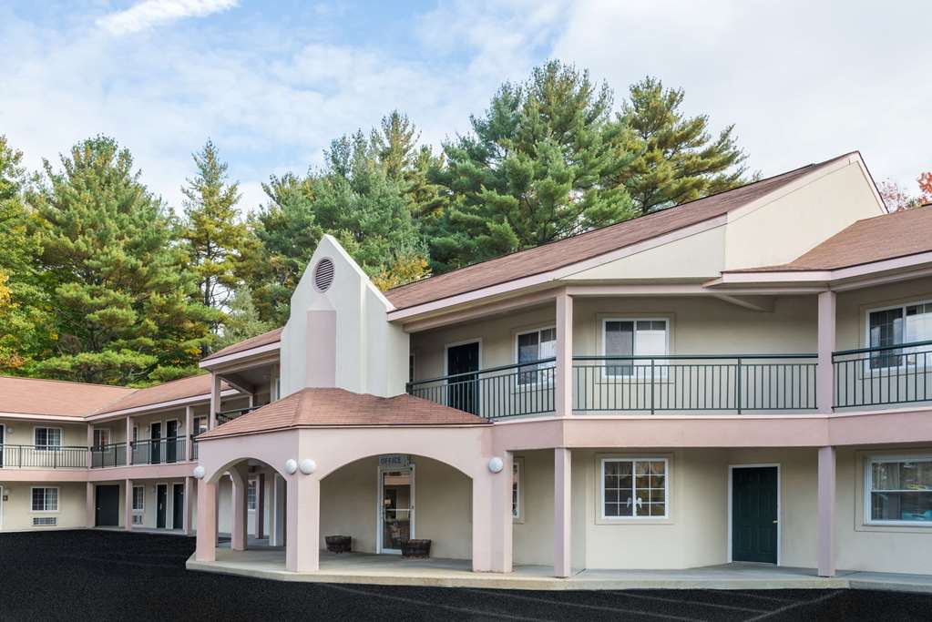 Howard Johnson By Wyndham Lenox — Lenox